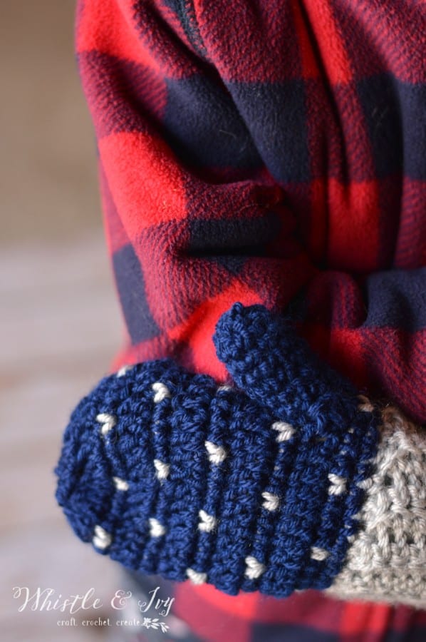 Snow Fall Mittens Crochet Pattern