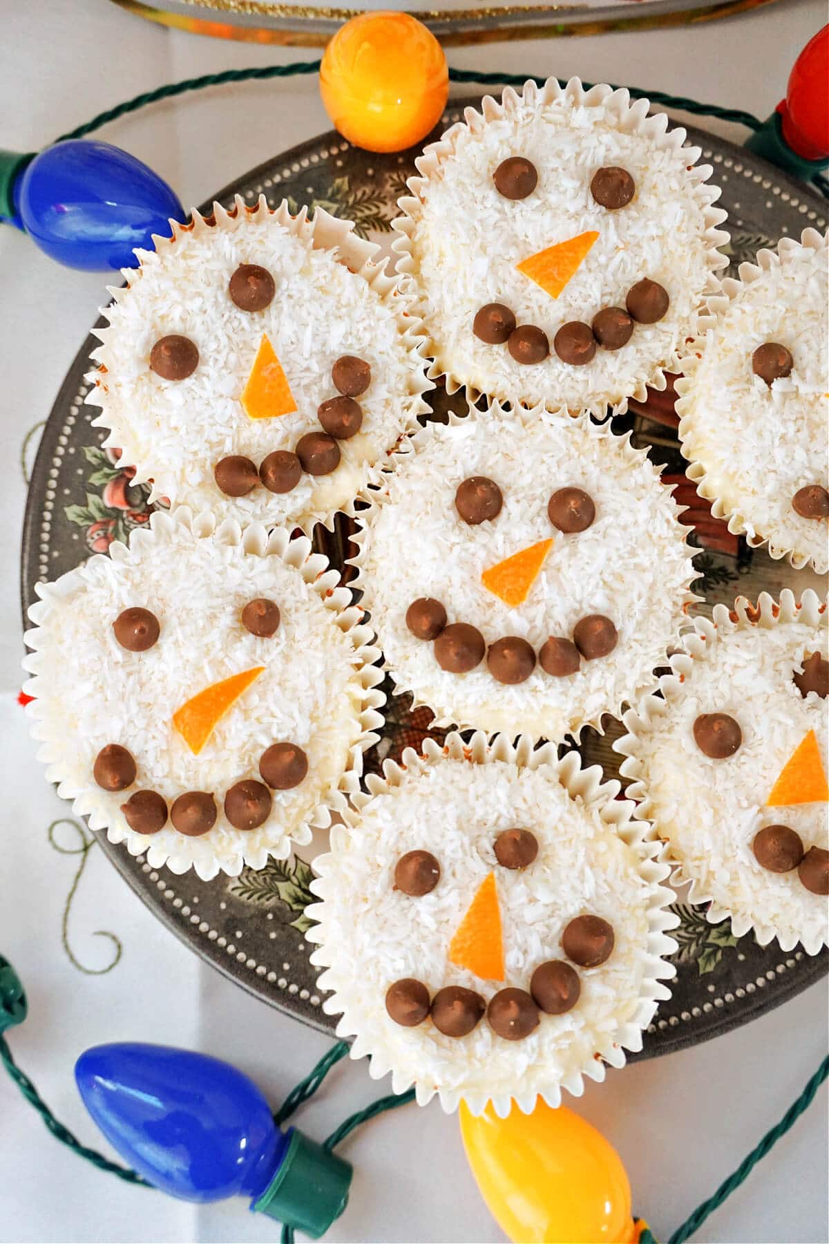 These adorable snowman cupcakes are topped with marshmallows and frosting to create a snowy friend that kids will love to decorate and eat!