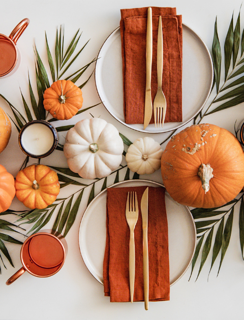 Get ready for Thanksgiving with a rustic tablescape that’ll make everyone feel at home. From wood accents to candles, this look is all about cozy charm ?️? #ThanksgivingDecor #RusticInspiration #HolidayTablescape