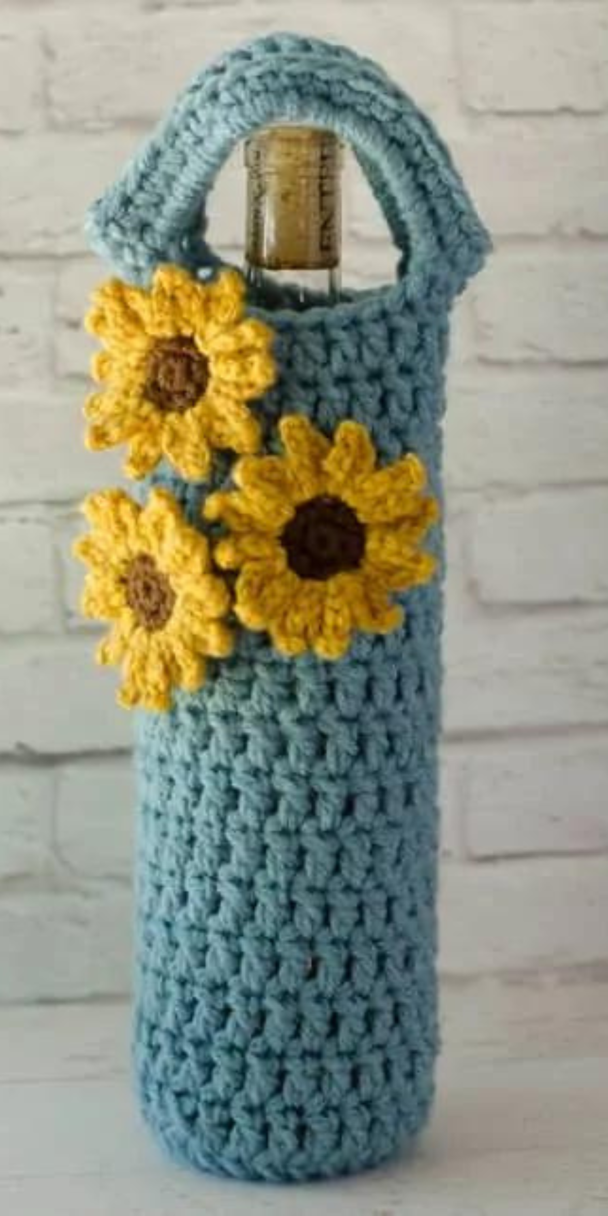 Dress up your next bottle of wine with this sunflower wine cozy! It’s an eye-catching way to gift a bottle or add a little handmade charm to your table.