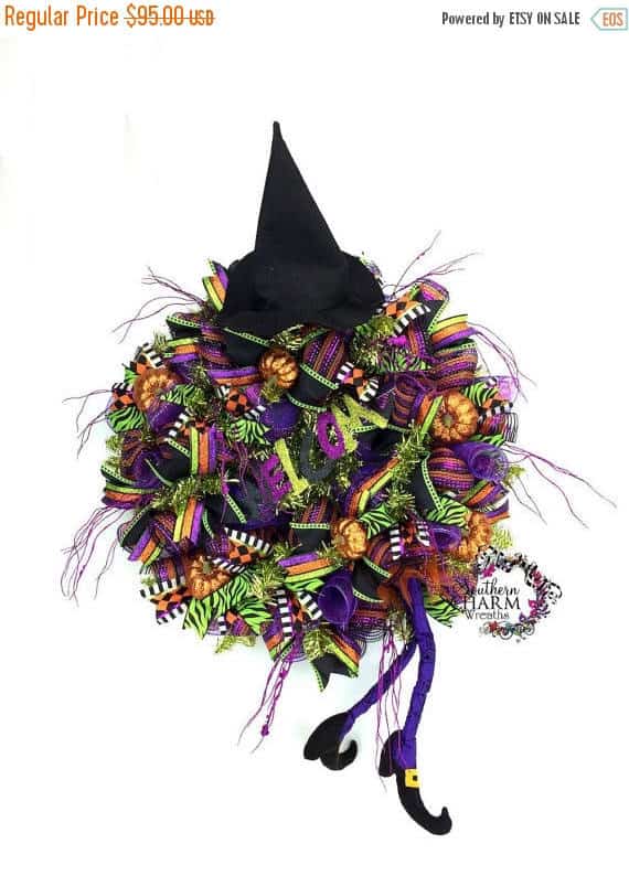 15 Spooky Deco Mesh Halloween Wreaths to Decorate Your Door