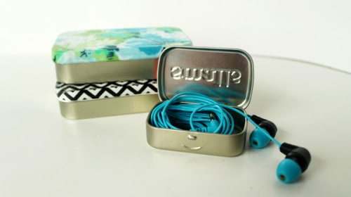 Altoid Tin: Repurpose your Altoid tin into a headphone case