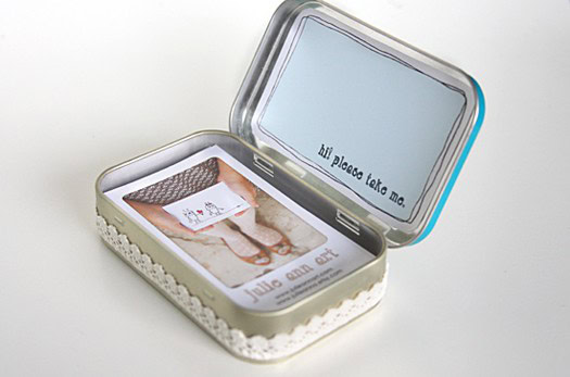 Altoid Tin: Make a cute business card holder