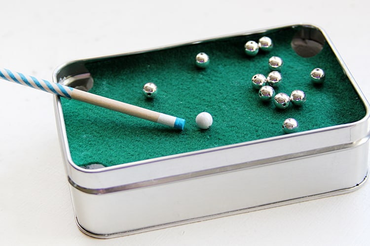 Altoid Tin: Make a miniature pool table for DadALTHERE