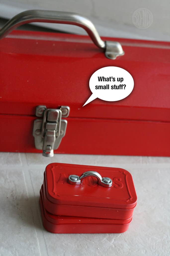 Altoid Tin: Make a mini toolbox