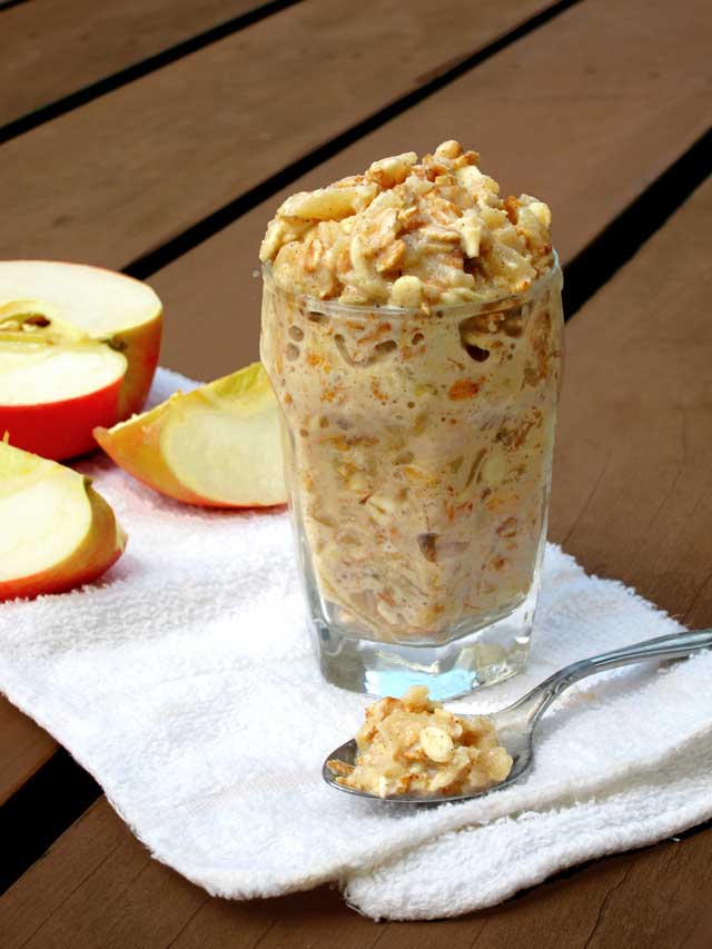 Want to know the secret to DELICIOUS oatmeal? Make it the night before using this recipe!