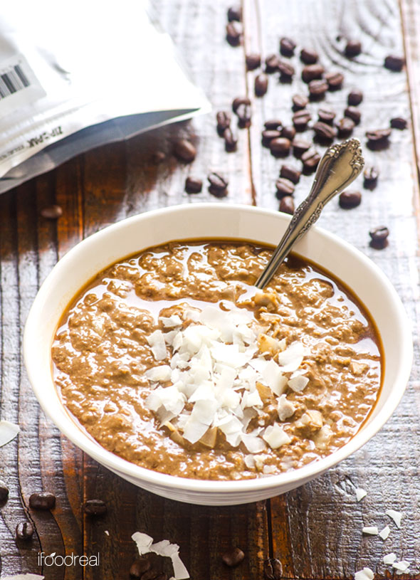 Want to know the secret to DELICIOUS oatmeal? Make it the night before using this recipe!