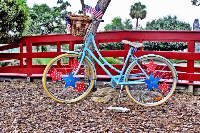 How to Decorate a Bike: Decorate for the Holidays