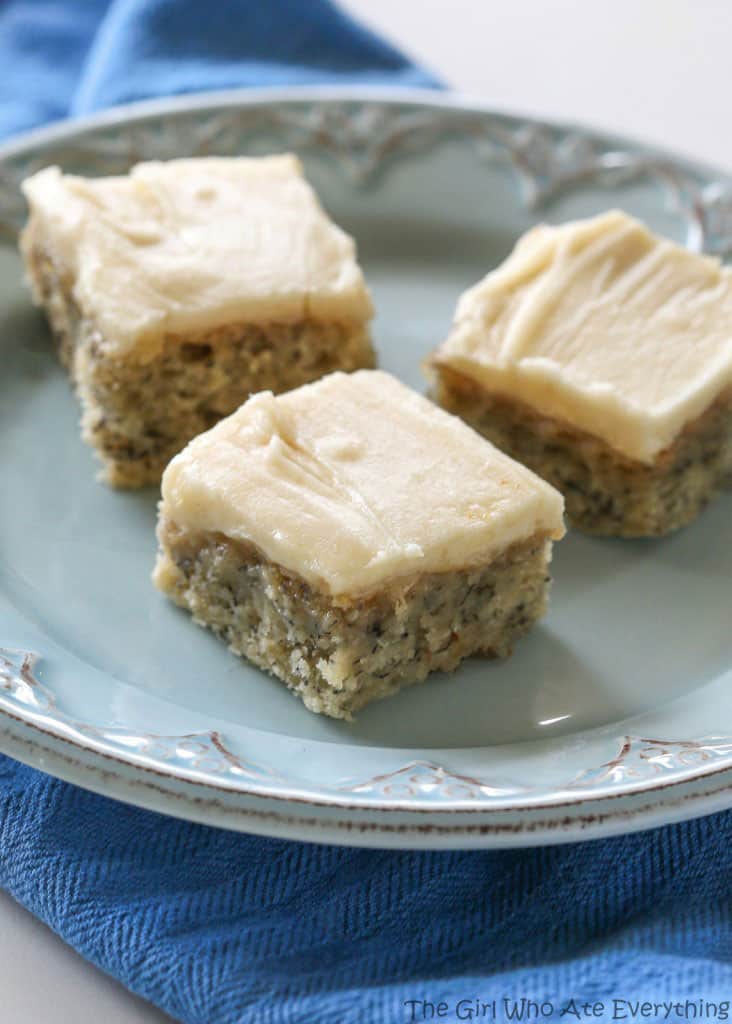 MONKEY SQUARES – BANANA BREAD BARS