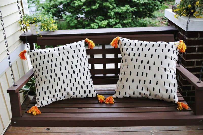 Super Cute (and Quick) DIY Porch Pillows