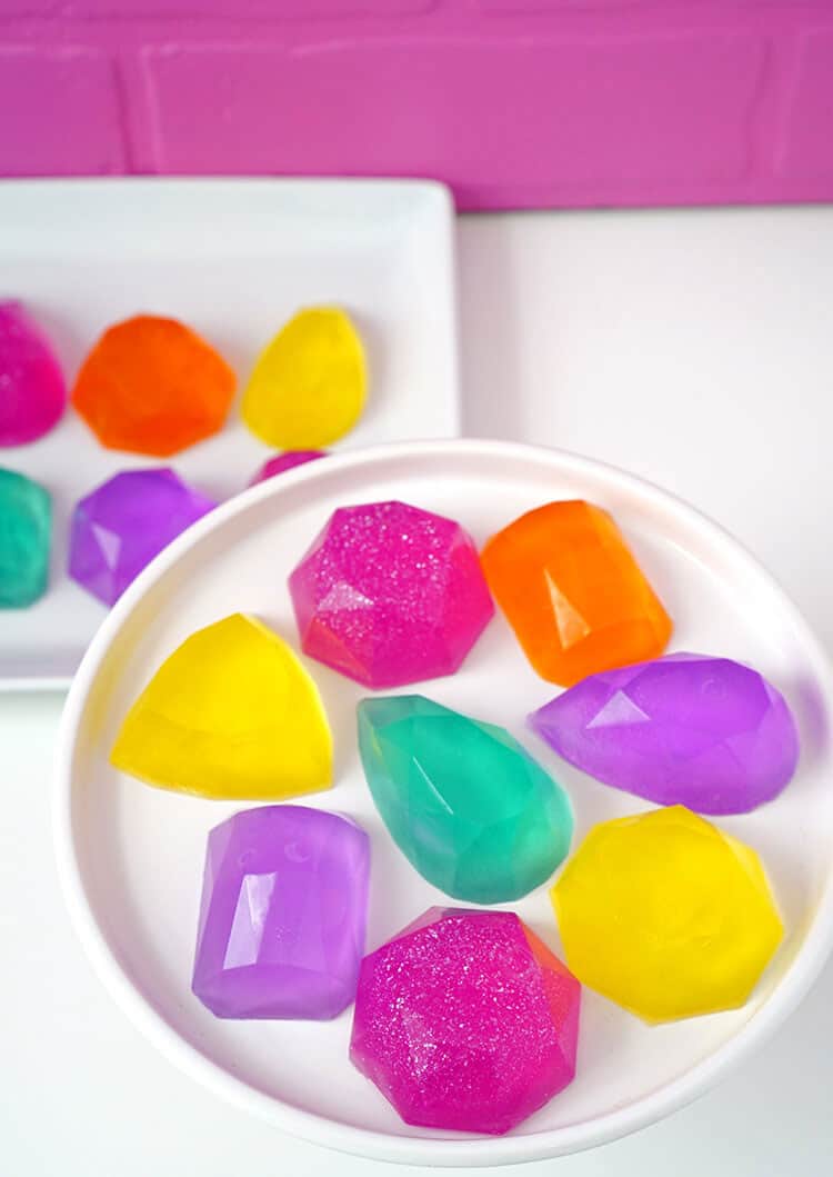 10-MINUTE DIY GEMSTONE SOAPS