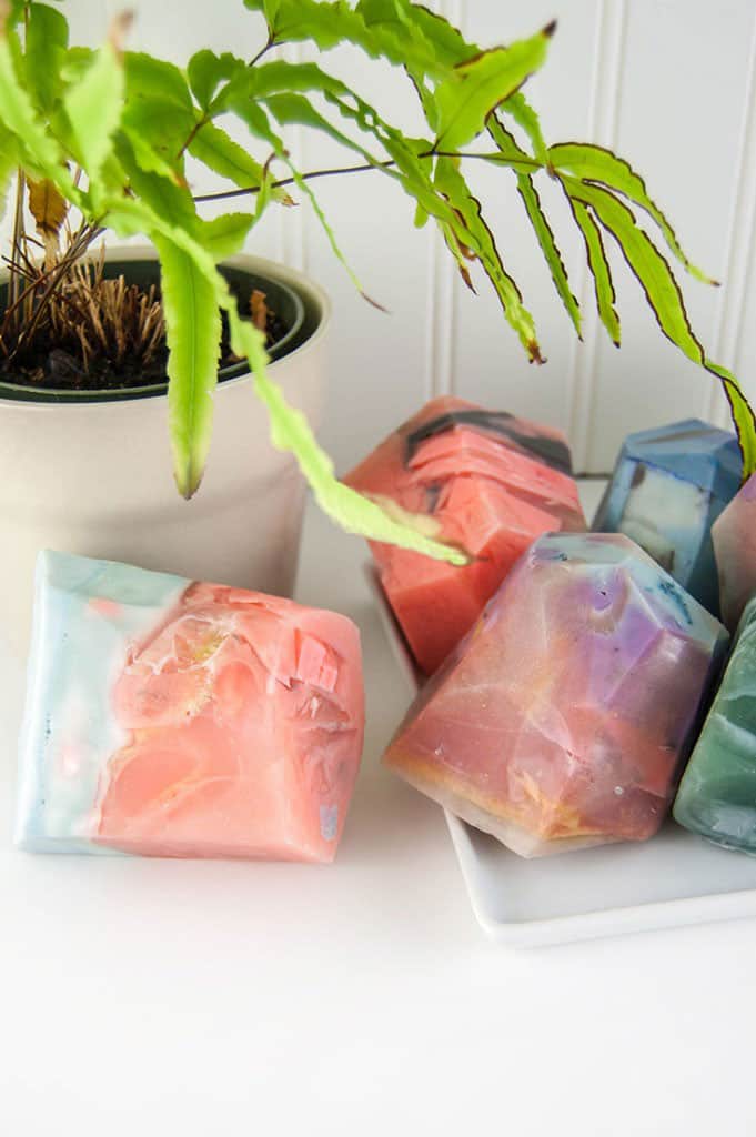 HOW TO MAKE DIY SOAP ROCKS