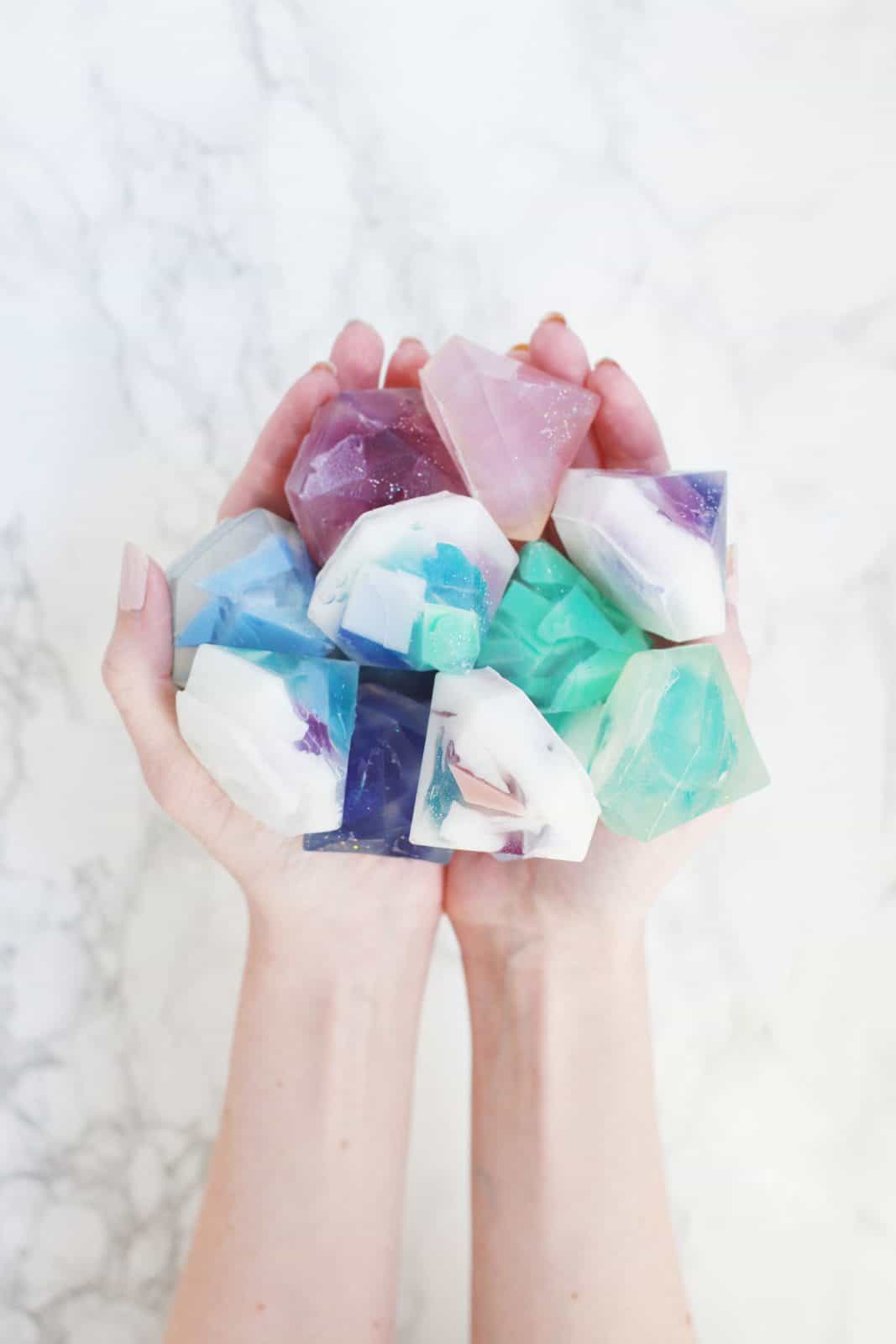 GEMSTONE SOAP DIY (TWO WAYS!)