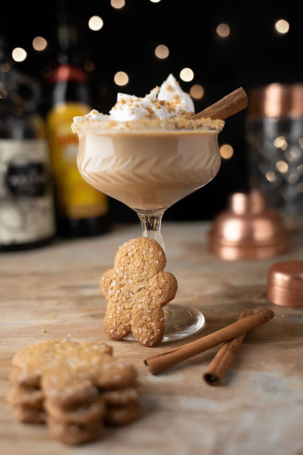 This gingerbread latte-inspired cocktail is like your favorite seasonal coffee, but with a boozy twist. Sweet and spicy with a hint of coffee flavor, this drink is an absolute treat for a cold winter evening.