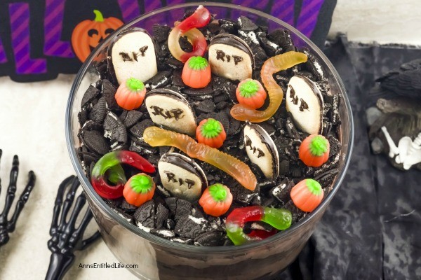 This Graveyard Trifle is both delicious and spooky, making it a party favorite. With layers of chocolate pudding, crumbled brownies, and crushed cookies, it’s a ghoulish treat topped with tombstone cookies and candy bones. It’s creepy and creative – perfect for a hauntingly good time!