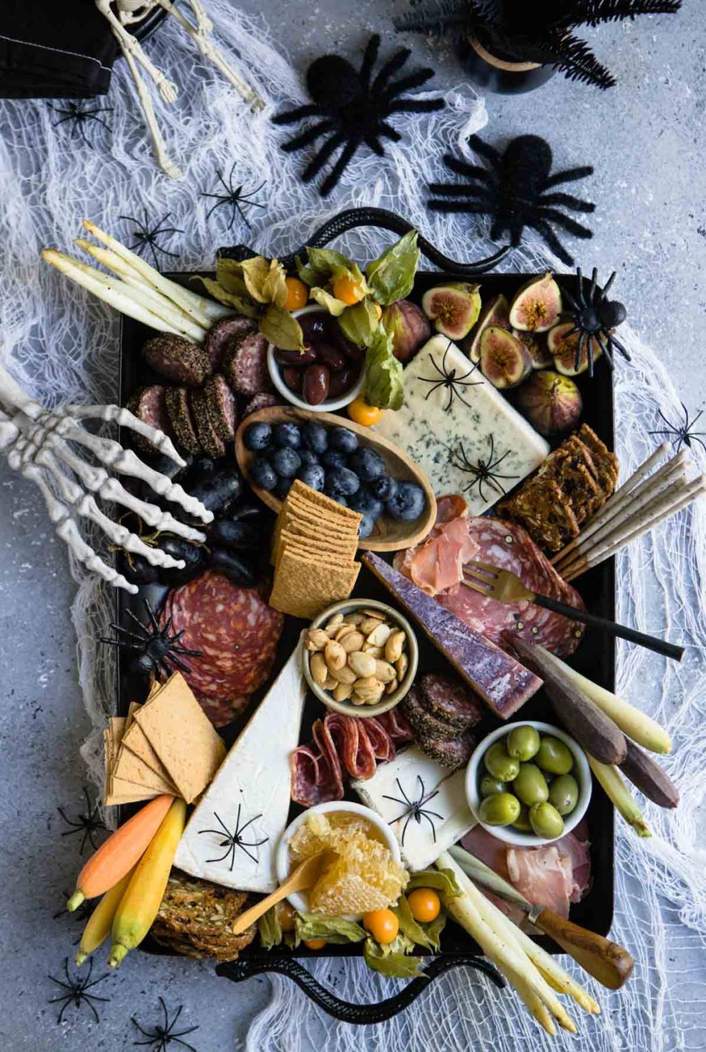 31 Easy Halloween Charcuterie Boards to Spook Your Party Guests!