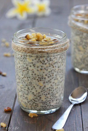 Want to know the secret to DELICIOUS oatmeal? Make it the night before using this recipe!