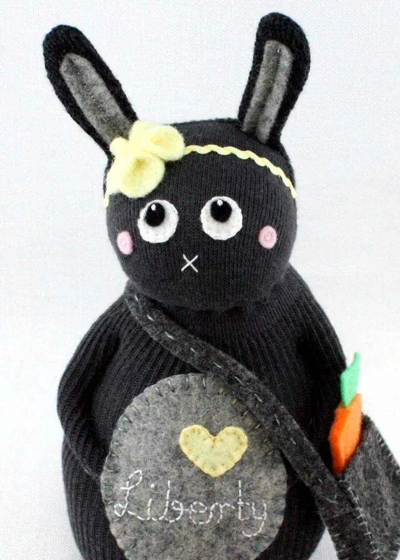 How adorable is this sock bunny!