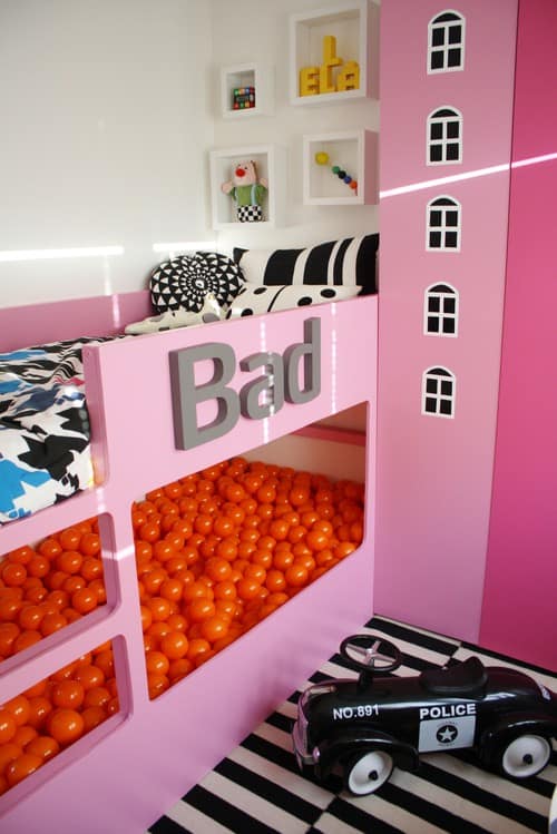 Loving this KURA bed hack!