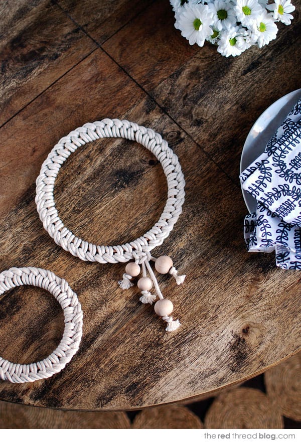 Make a Scandinavian style knotted trivet