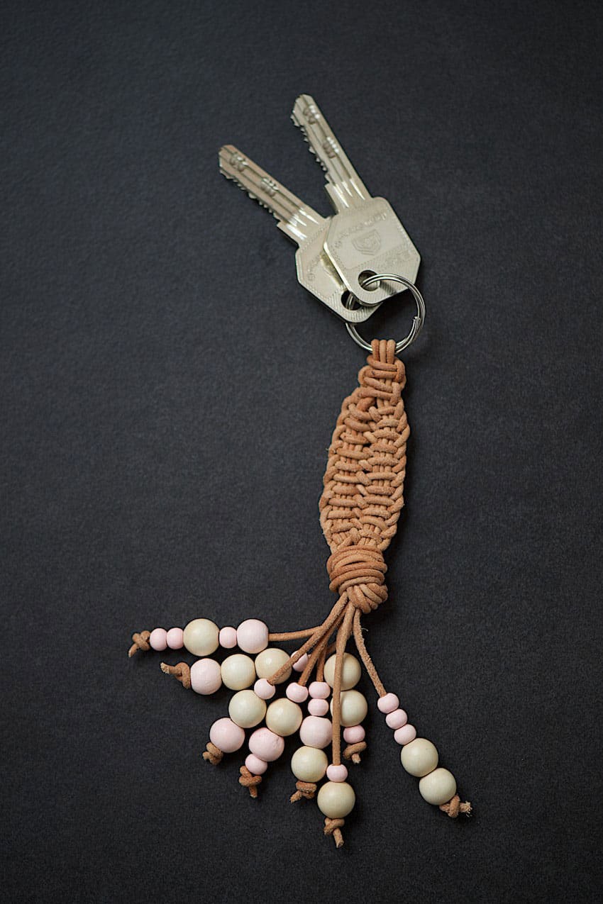 Macrame a leather key chain. This would make a fabulous housewarming gift!