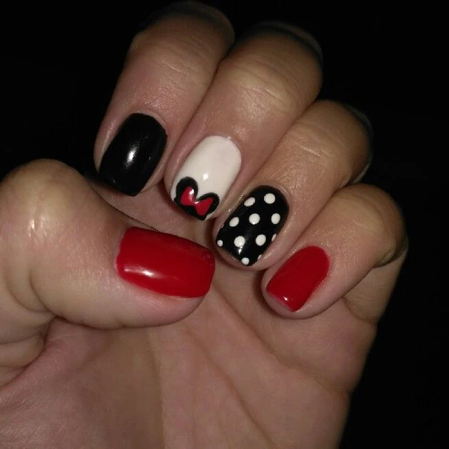 Add a touch of Disney magic to your look with adorable Mickey and Minnie Mouse nail art! 🎀✨ Perfect for your Disney vacation, a magical day at the parks, or simply adding some charm to your everyday style. These designs will make you feel like Disney royalty every day. 👑 Whether dining at Disney-themed restaurants or hanging out with friends, your nails will be as unforgettable as the memories you’ll create! 🌟💅 #DisneyNails #MickeyAndMinnie #NailArtMagic