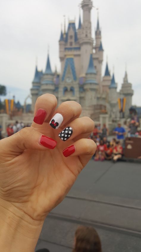 Transform your nails into a canvas of Disney magic with these enchanting Mickey and Minnie Mouse designs! 🎨✨ Whether you're heading to the parks, planning a Disney-themed party, or simply adding some sparkle to your everyday look, these nails will make you the star of the show! 🌟 Show off your Disney style with pride and let your fingertips tell a magical story. 🐭🎀 #DisneyMagic #MickeyAndMinnie #NailArt