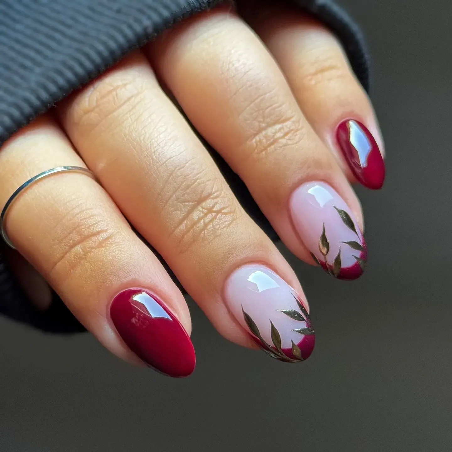Deep burgundy paired with gold leaf detail adds instant glamour while keeping that autumnal warmth.