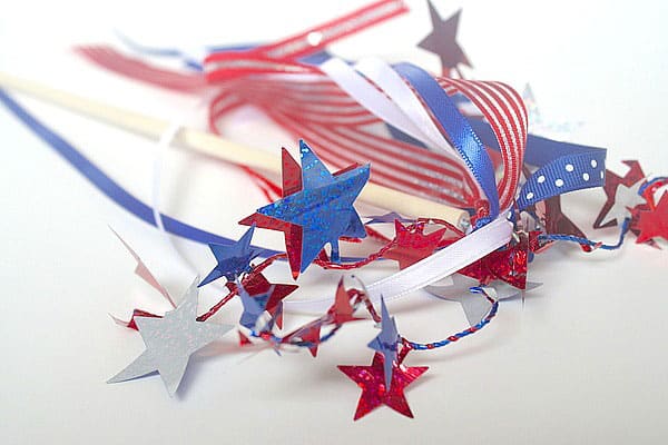 4th of July Craft for Kids: Patriotic Wand