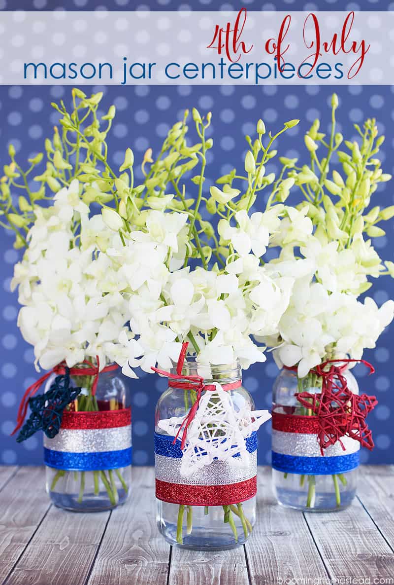 Loving this patriotic mason jar craft! It's perfect for the 4th of July!