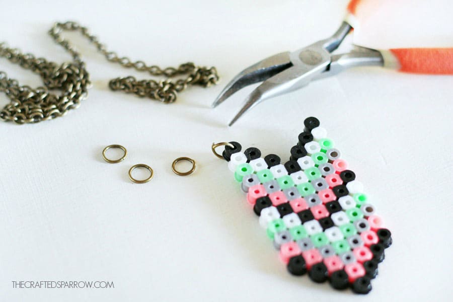 Chevron Perler Bead Necklace Tutorial