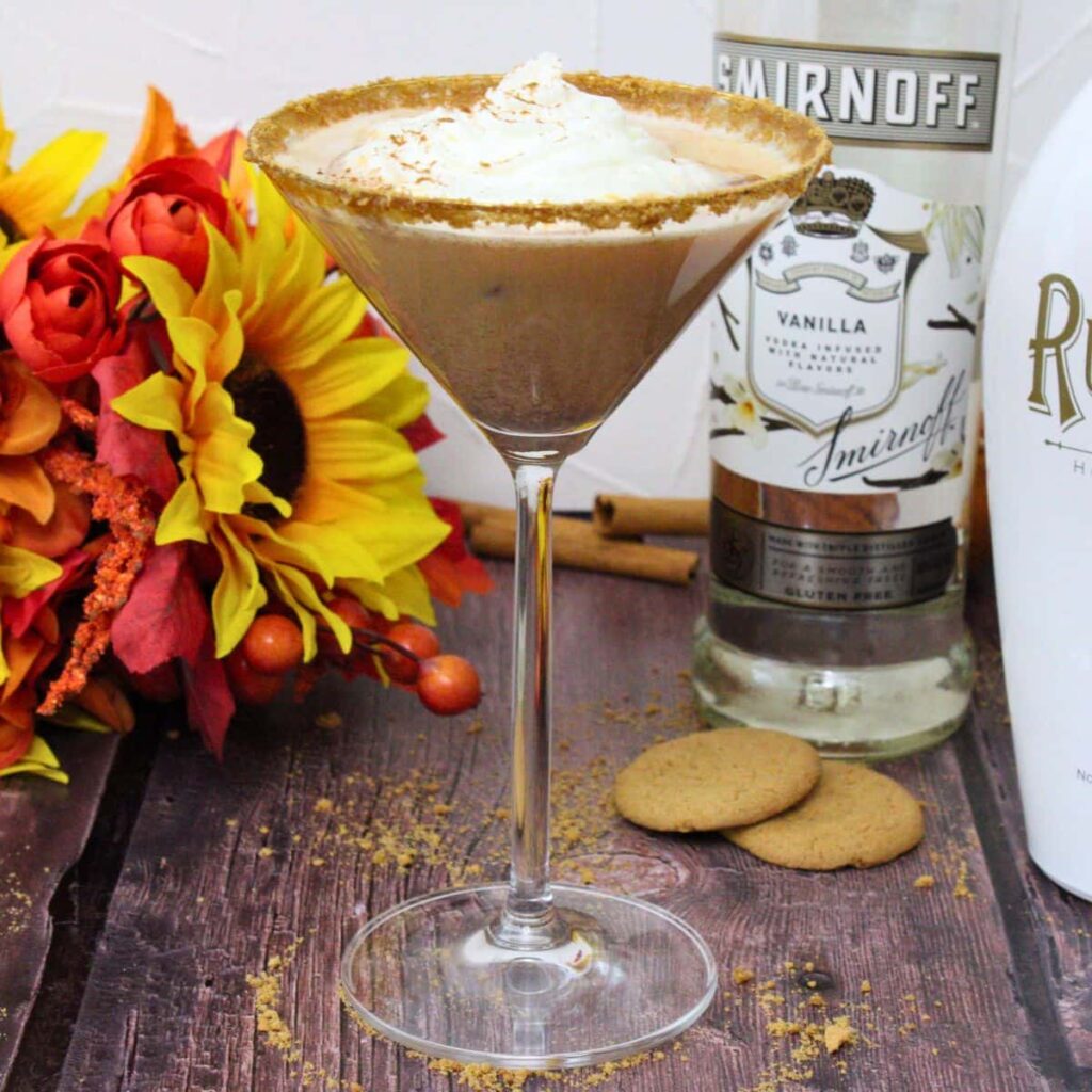 Capture the flavors of pumpkin pie in a glass with this sweet, creamy martini. It’s a fun treat for pumpkin fans and an excellent Thanksgiving dessert drink.