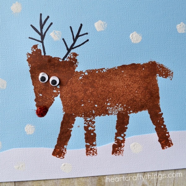 My kiddos LOVE painting so we are DEFINITELY trying out this sponge painting Rudolph!