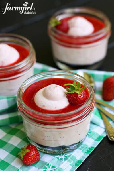 Creamy Strawberry Fluff with Fresh Strawberry Sauce {a no-bake dessert in jars!}