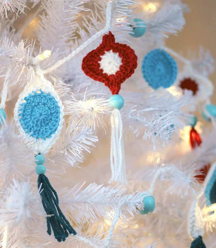 Crochet Retro Ornament Garland