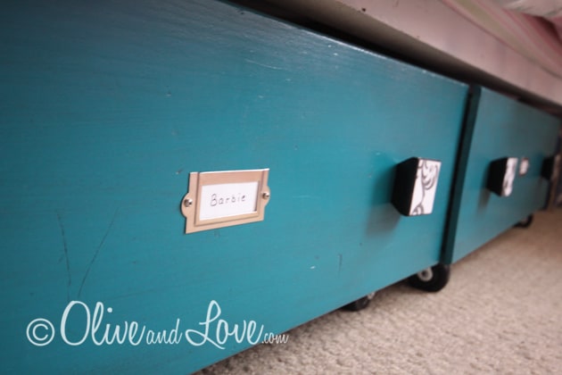 Make under bed storage from your drawers
