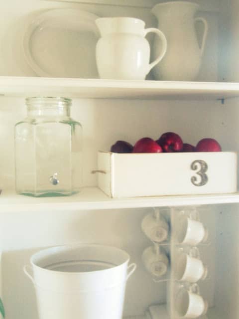 Restore a drawer into a storage box for your kitchen