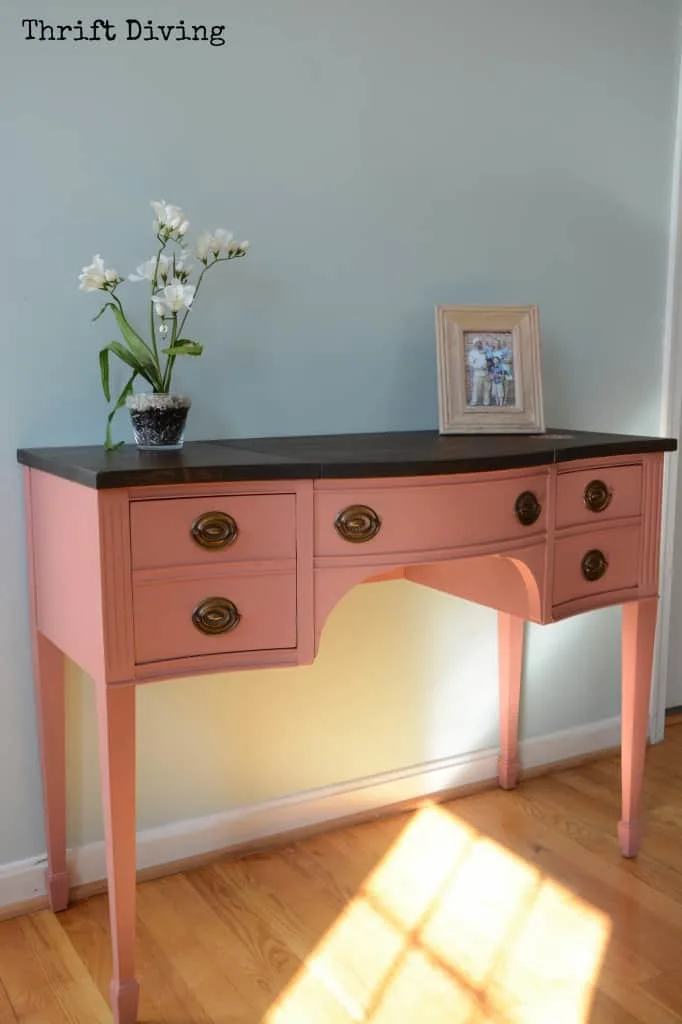 Love this vintage vanity table makeover!