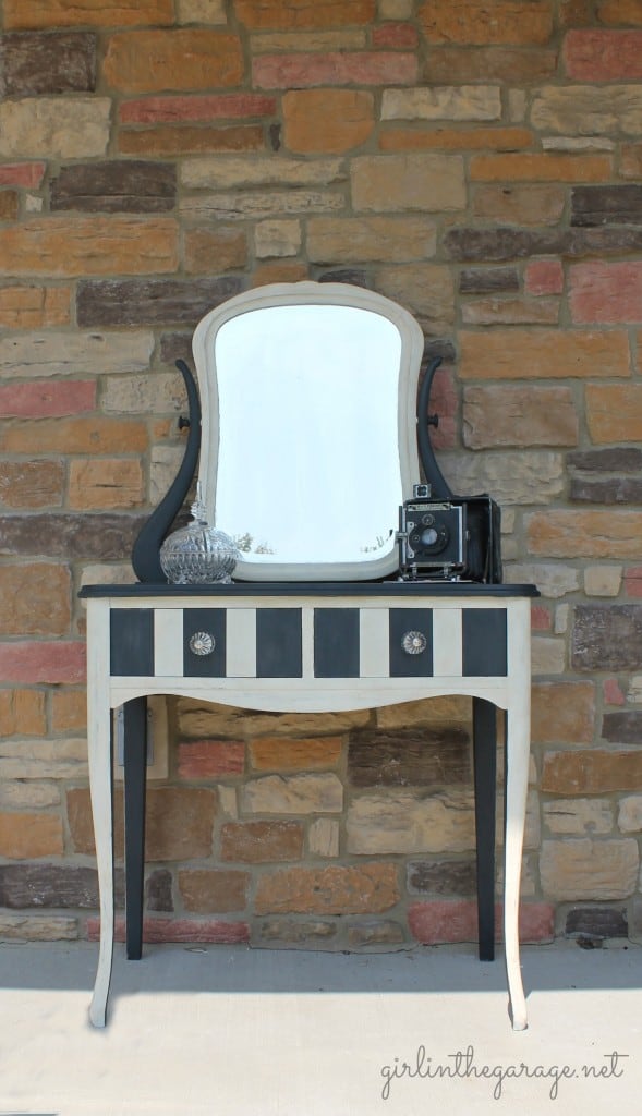 Love this vintage vanity table makeover!